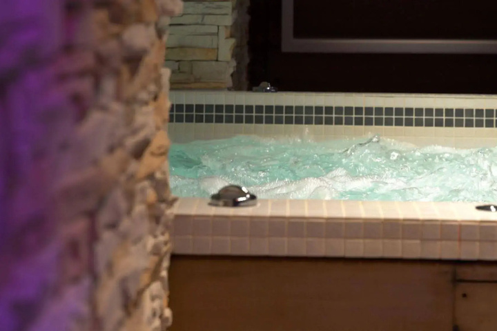 Pool 15 of 28