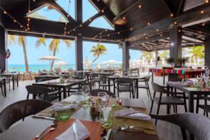 Dining 5 of 23