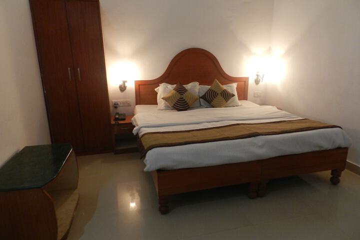 Room 5 of 46