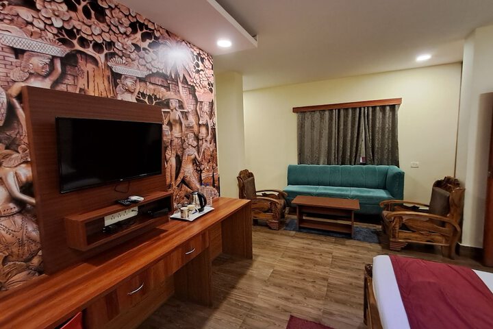Room 8 of 18