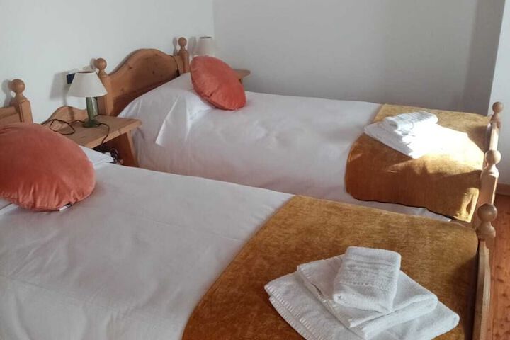 Room 10 of 38