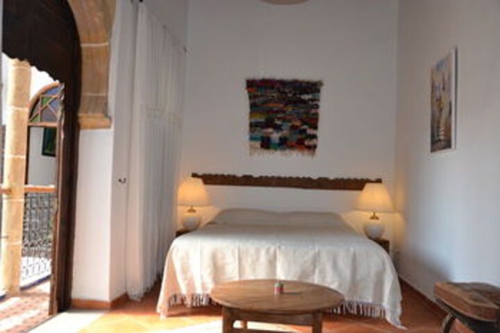 Room 9 of 12