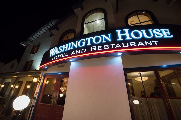 Hotel 37 of 38