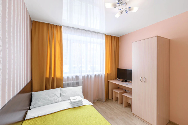 Room 4 of 10
