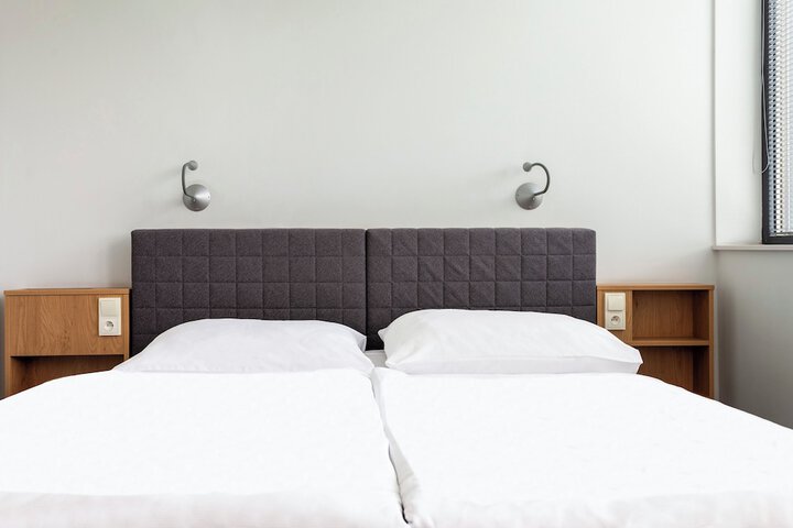 Room 15 of 44