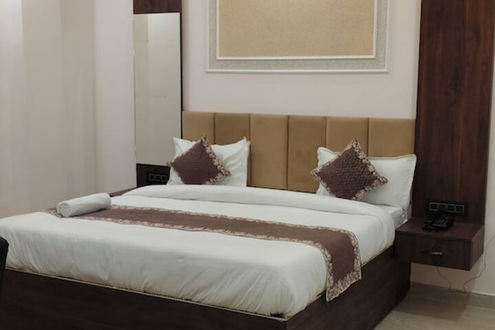 Room 21 of 118