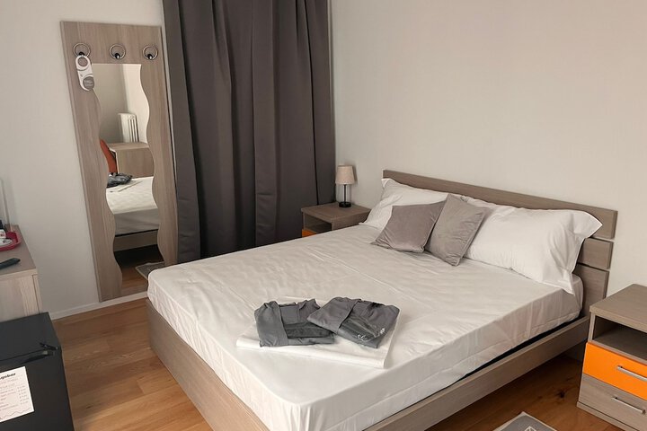 Room 16 of 71