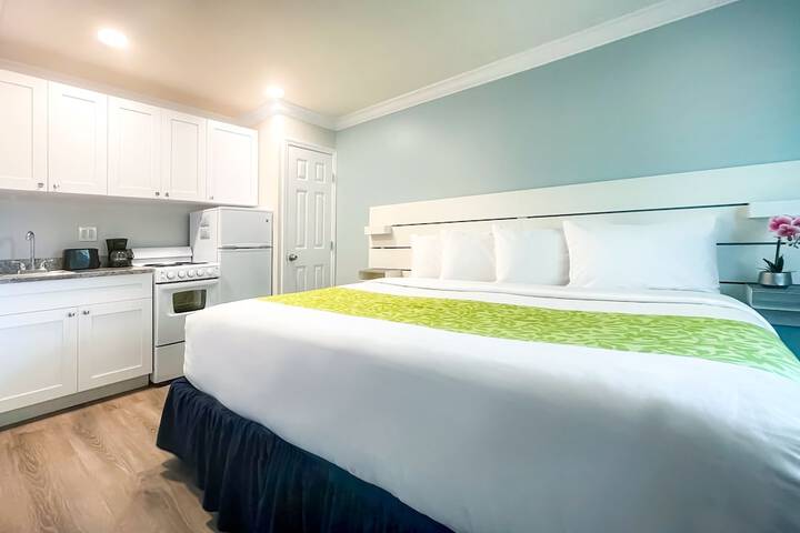 Courtyard Superior King Bed (3 of 35)