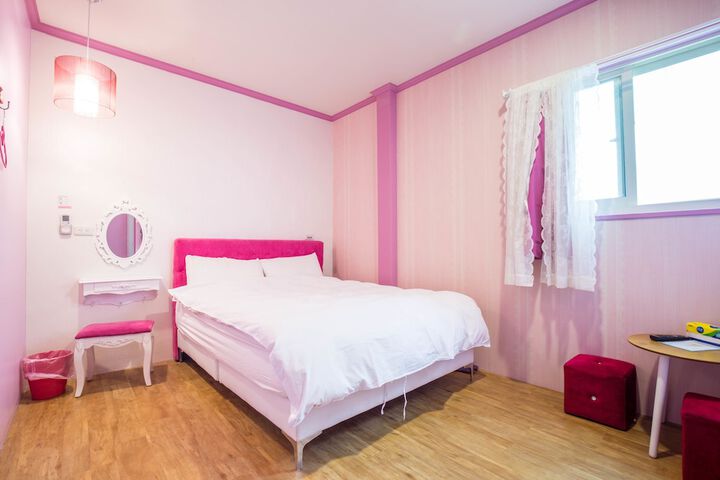 Room 28 of 39
