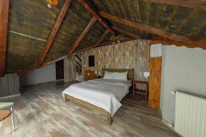 Room 19 of 38