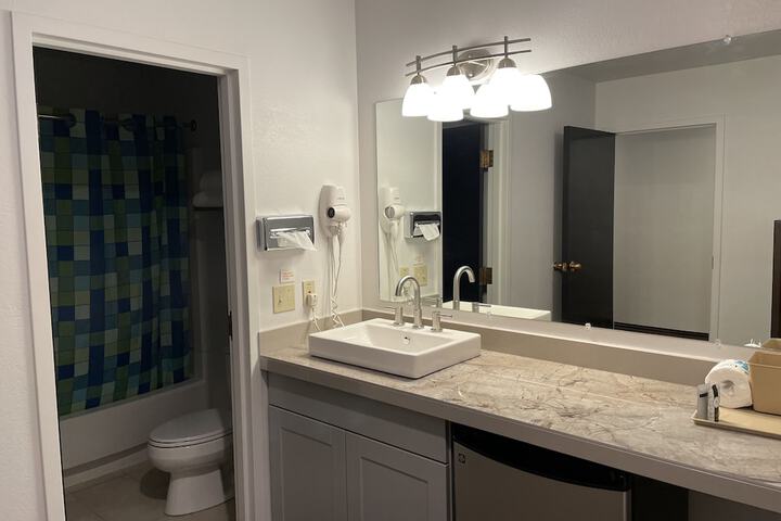 Bathroom amenities