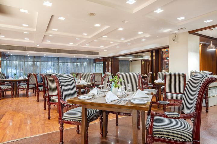 Dining 185 of 258