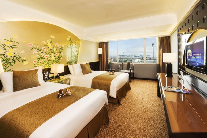 Room 32 of 63