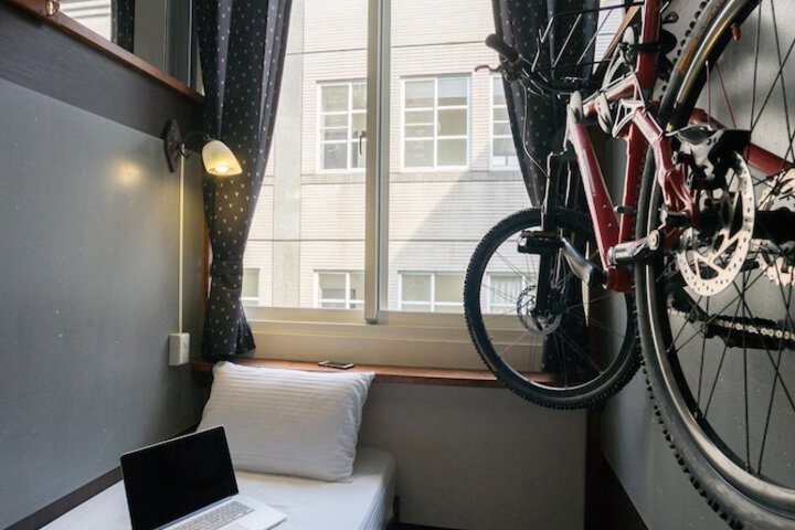 Room 6 of 49