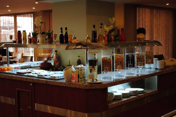 Breakfast buffet