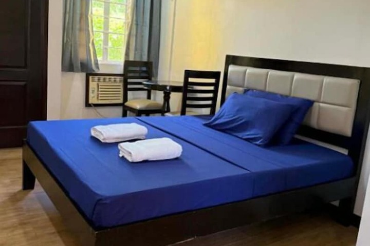 Room 3 of 7