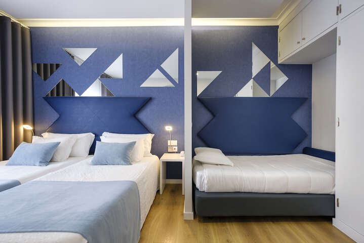 Room 17 of 41