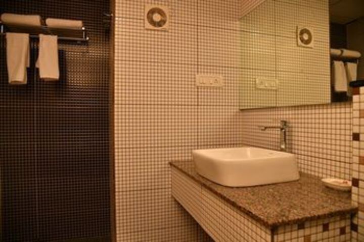 Room 5 of 30