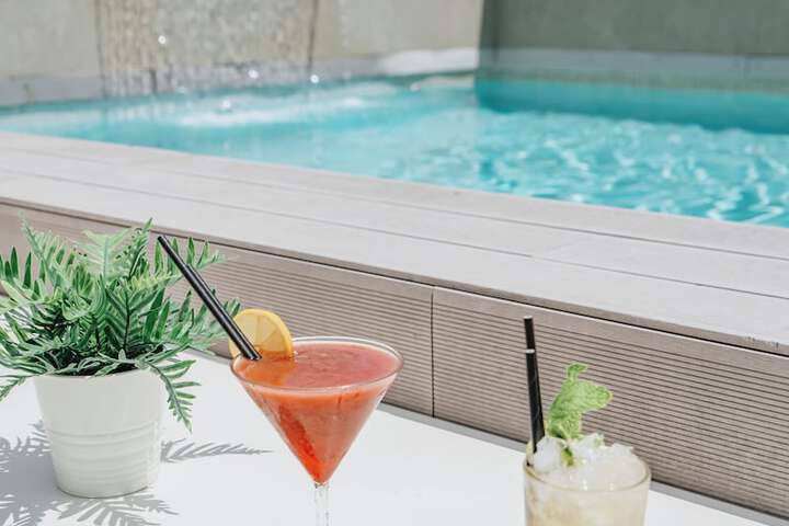 Hotel Pool