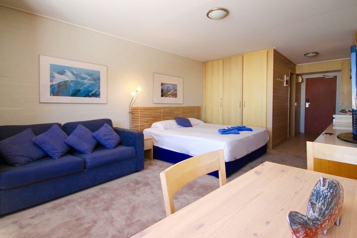 Room 8 of 71