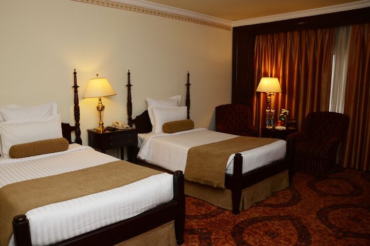 Room 5 of 80