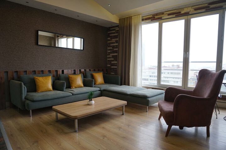 Room 52 of 85