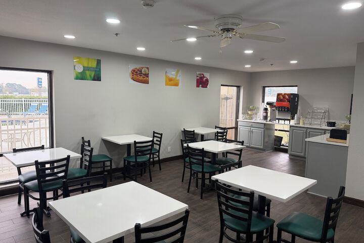 Breakfast/Coffee Service 31 of 42