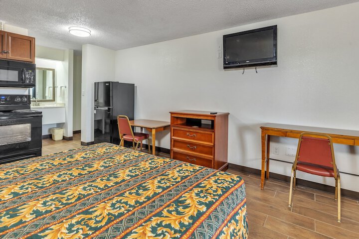 Room 6 of 34