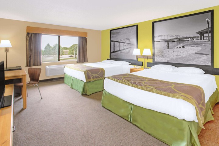 2 Queen Beds (3 of 5)