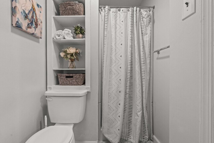 Room 29 of 33