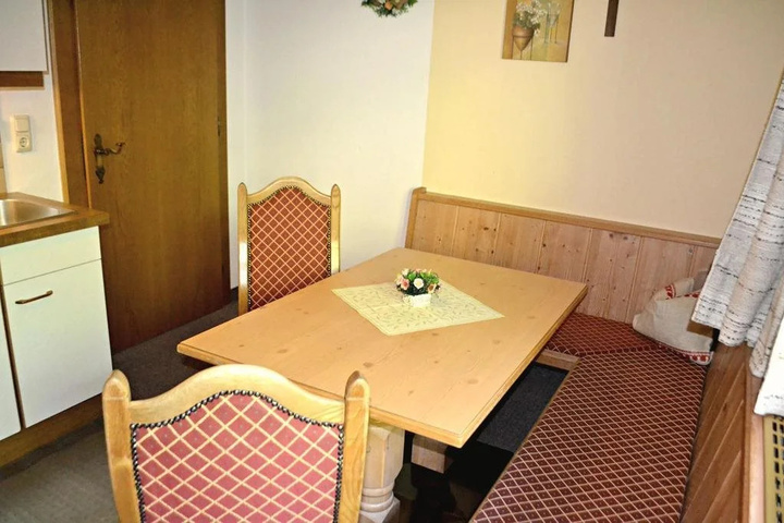 Room 4 of 14