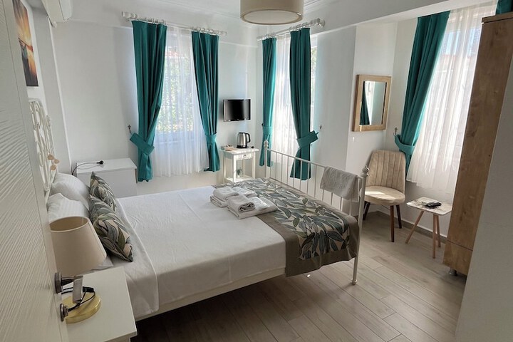 Room 19 of 33