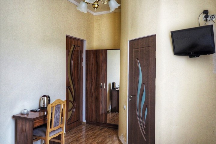 Room 13 of 117