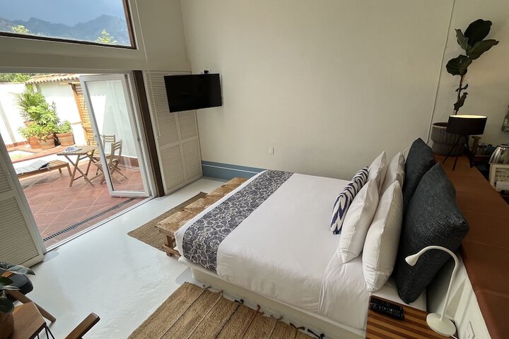 Room 25 of 144