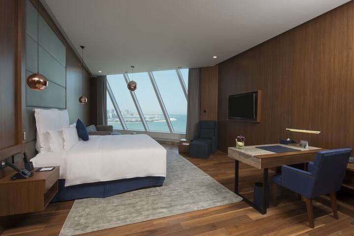 Room 17 of 104