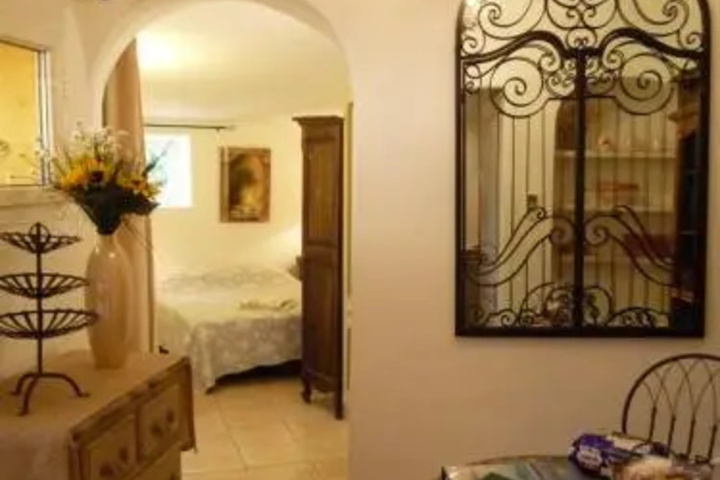 Room 10 of 22