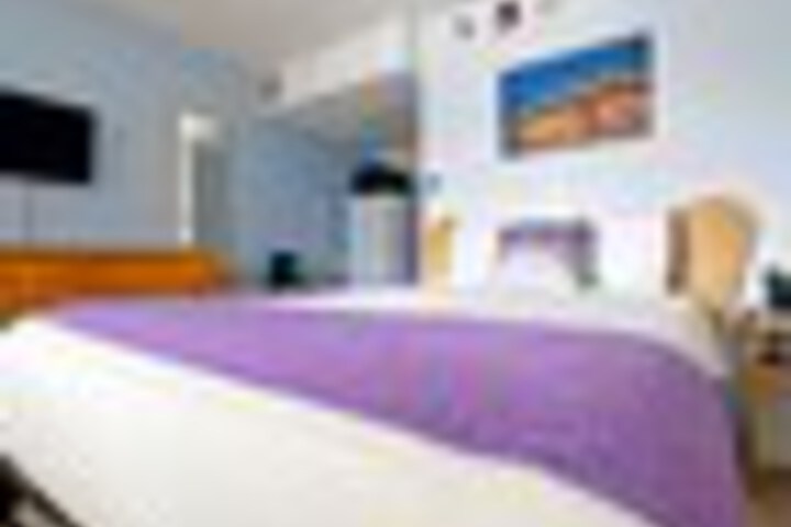 Room 26 of 258