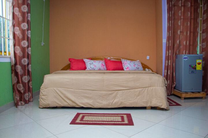 Room 12 of 27