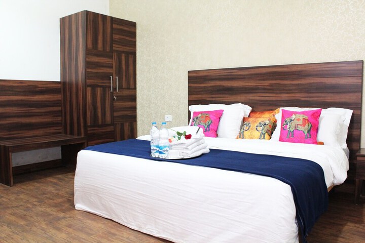 Room 3 of 19