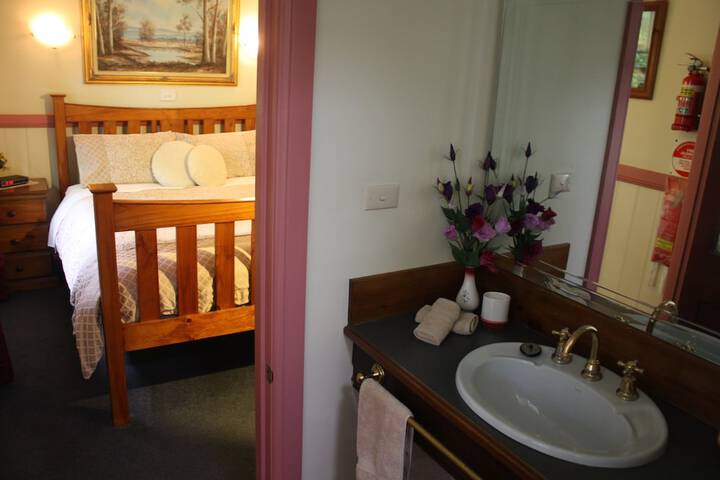 Room 3 of 18