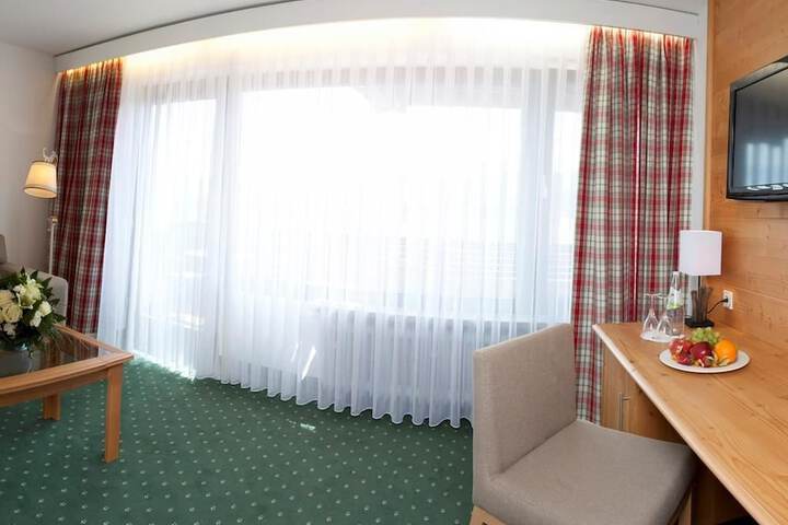 Room 9 of 35