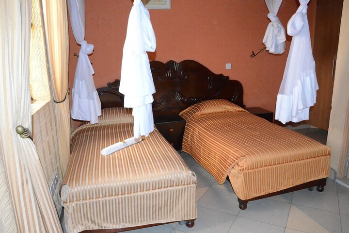 Room 5 of 21