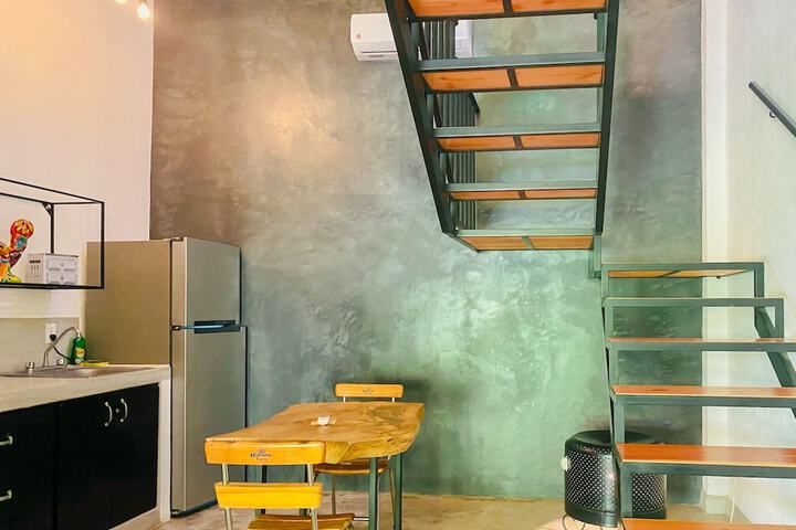 Room 28 of 151