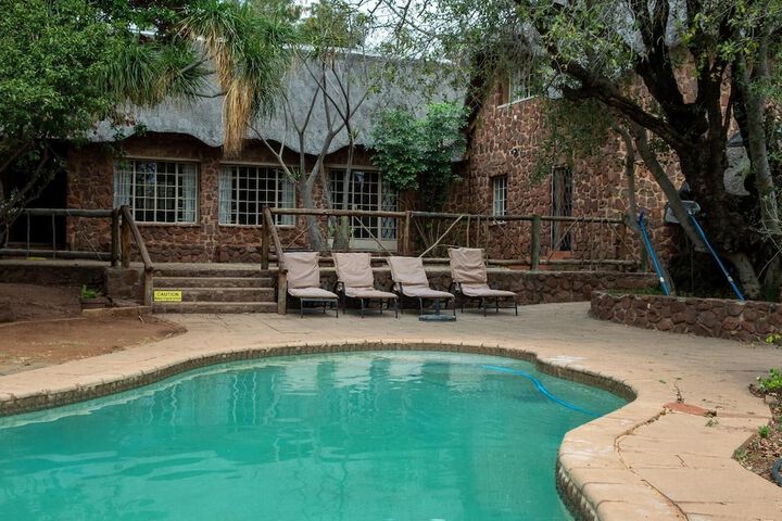 Pool 115 of 198
