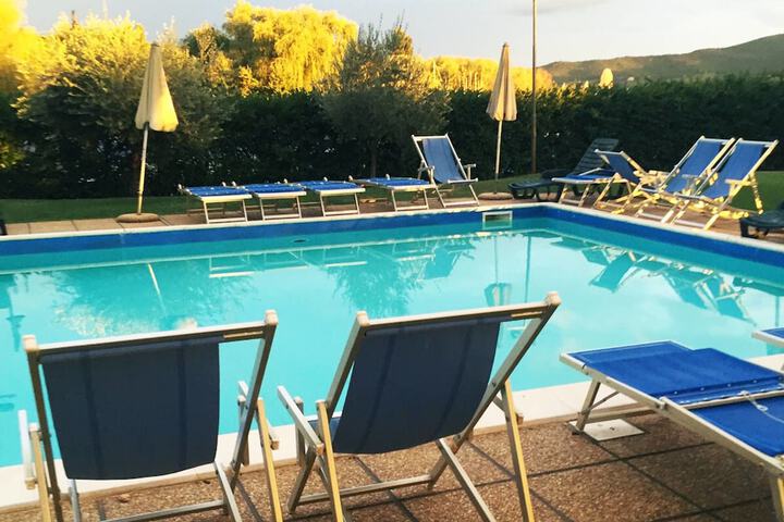 Pool 12 of 31