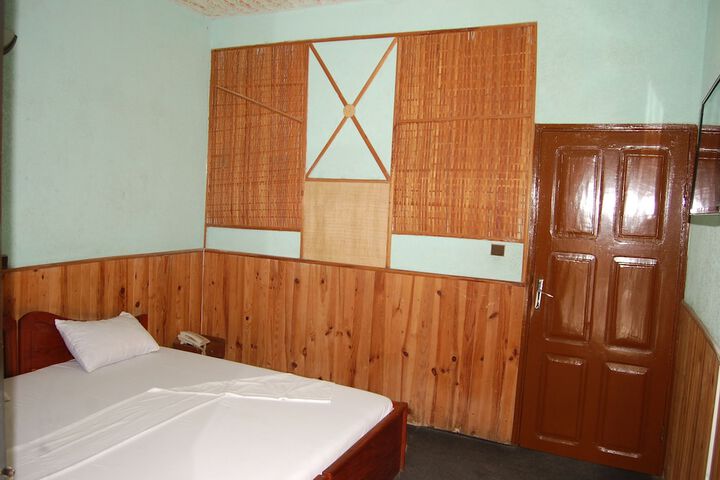Room 5 of 38