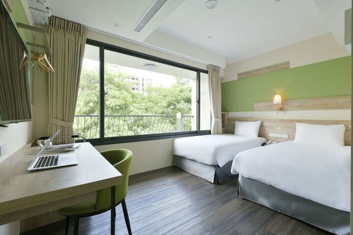 Room 45 of 77