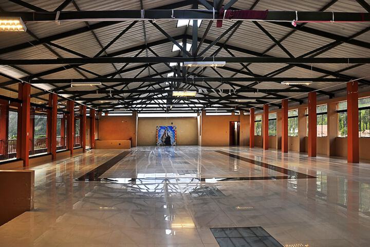Ballroom/Hall 26 of 37
