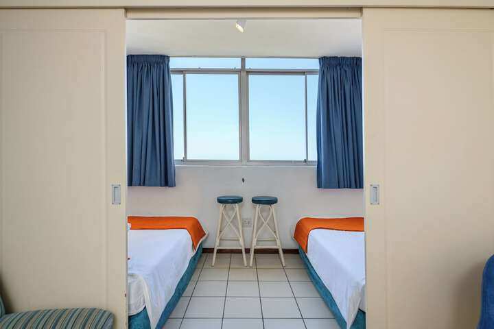 Room 13 of 71