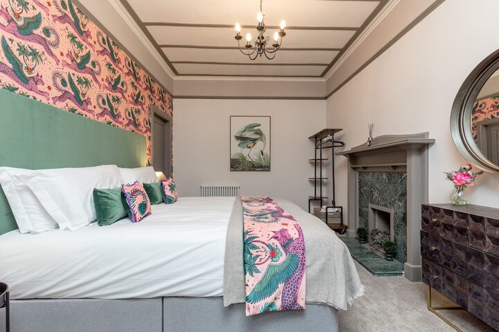 Room 27 of 250